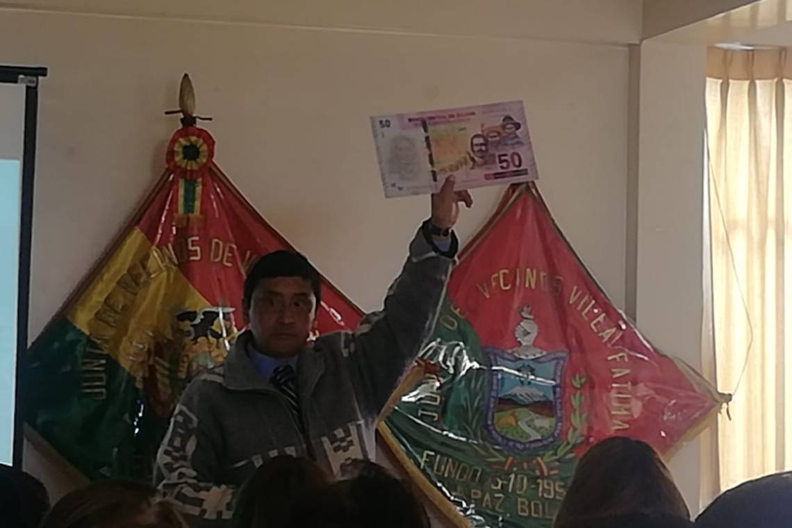 BCB socializa en Villa Fátima como identificar una moneda o billete falso