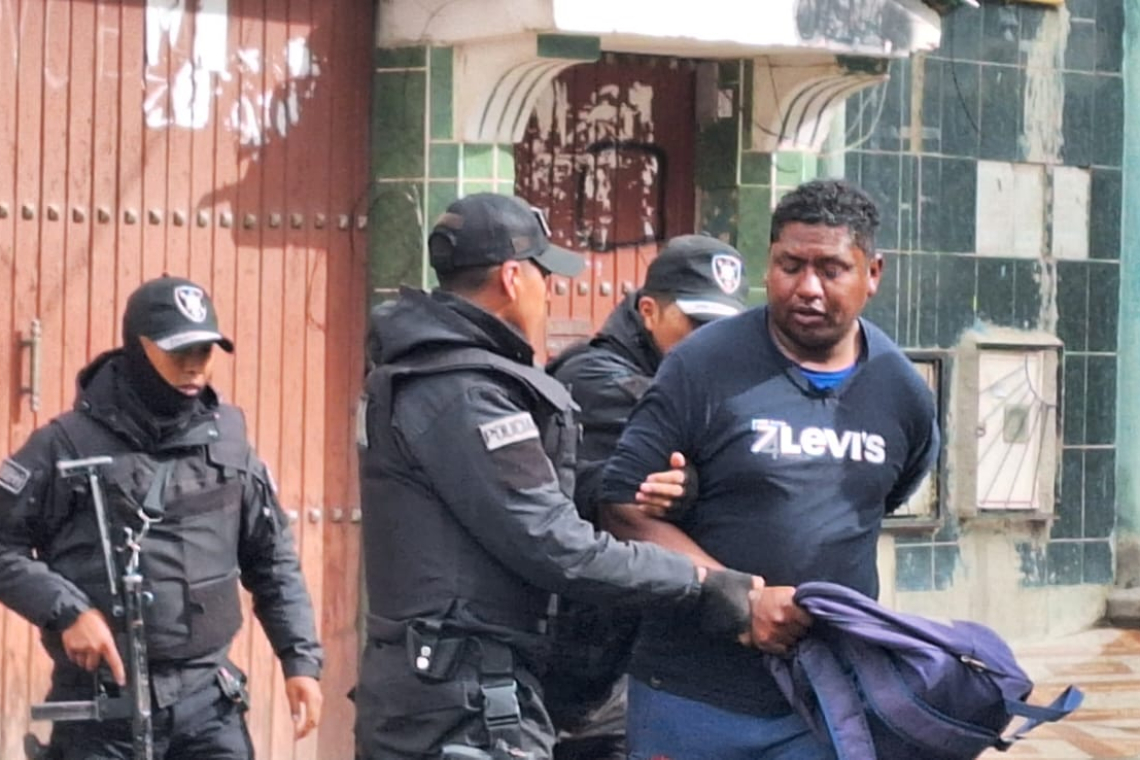 Justicia encarcela a dos sujetos que brutalmente golpearon a un policía