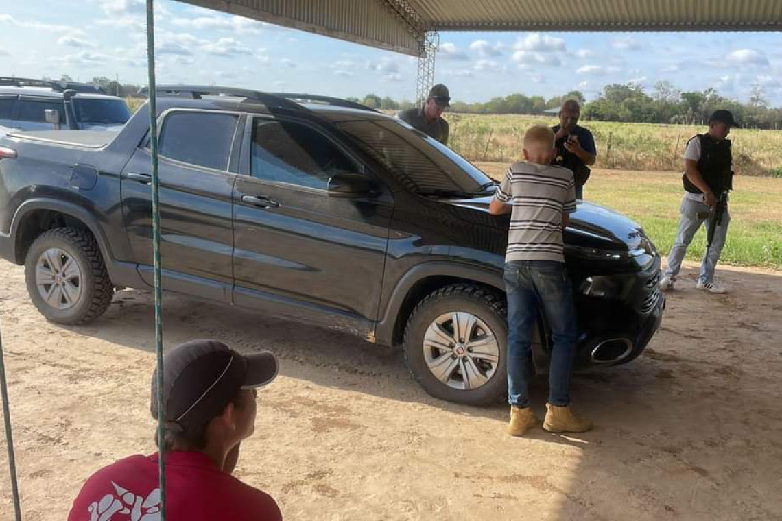 Policía Boliviana rescata vehículo robado en Brasil y devuelto 