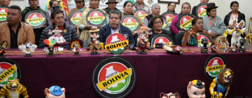 Artesanos en yeso de la feria de la Alasita también venderán a través de la app “Consume lo Nuestro”