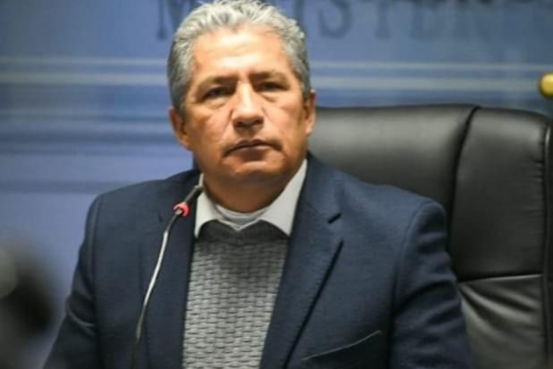 Novillo niega supuesta reunión con encargado de Negocios de EEUU