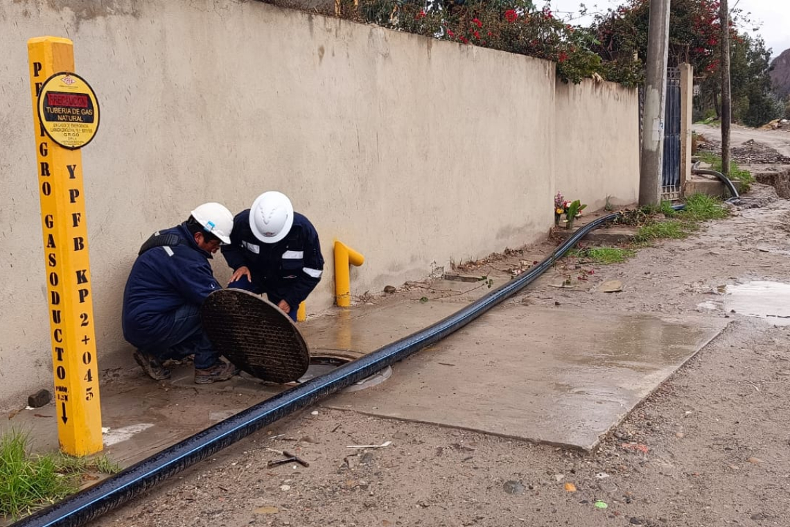 YPFB aísla las redes primarias de gas natural afectadas por la crecida del río en Lipari