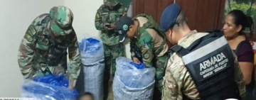 Navales confiscan coca prensada en Río Bermejo, frontera con Argentina