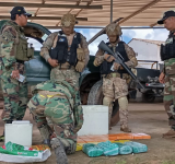 Diablos Azules halla 30 kilos de cocaína y marihuana en Río Mamore