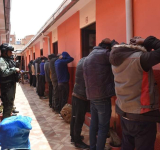 Policía interviene un alojamiento y arresta a 19 personas en El Alto