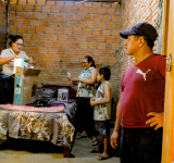 Voluntariado ENTEL y vecinos reconstruyen hogar de Jorge Pacamia en Cobija 