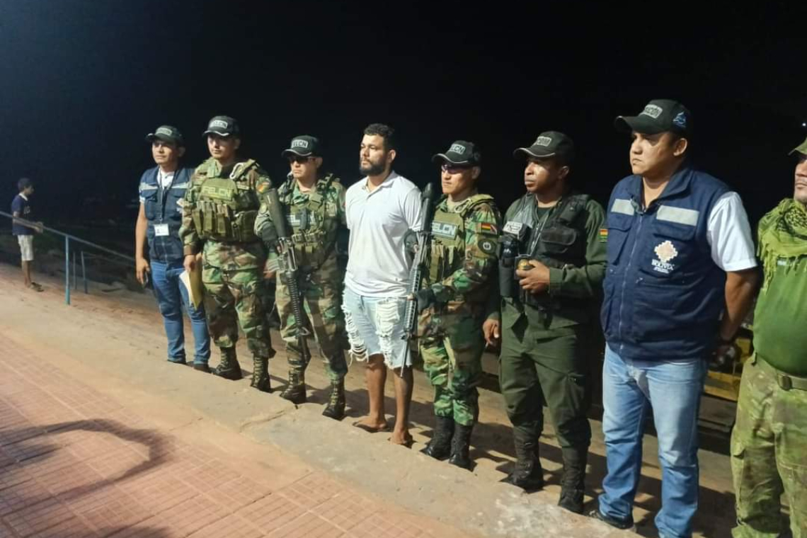 En frontera con Brasil deportan y entregan a prófugo de la justicia