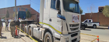 Policía recupera en Challapata un tracto camión robado en Chile