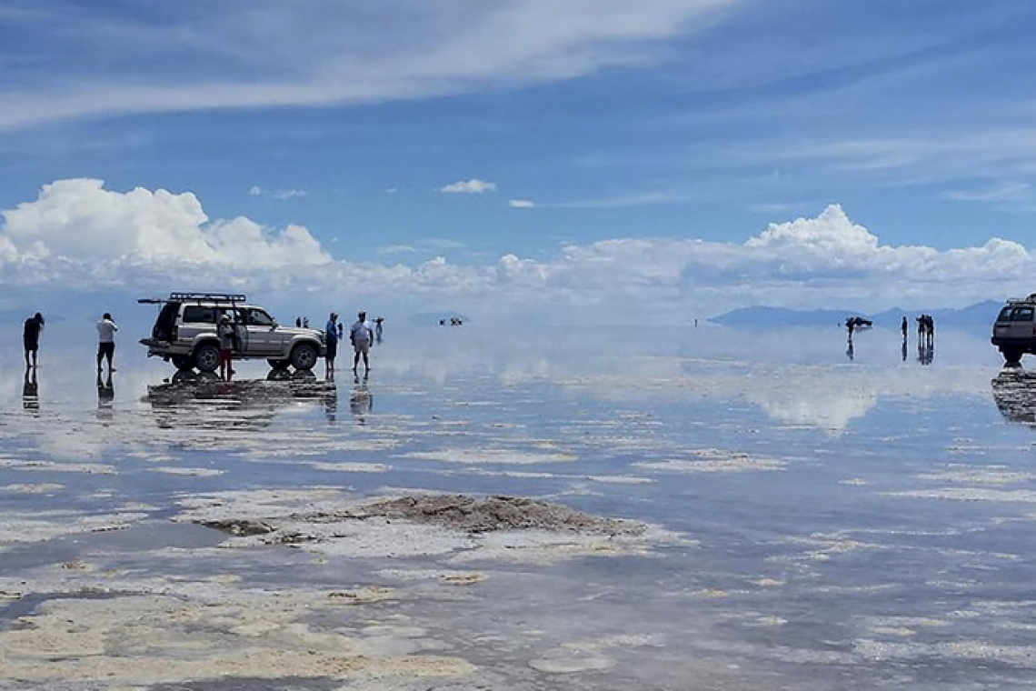 Más de 2.500 turistas al día llegan al Salar de Uyuni pese a temperaturas bajo cero