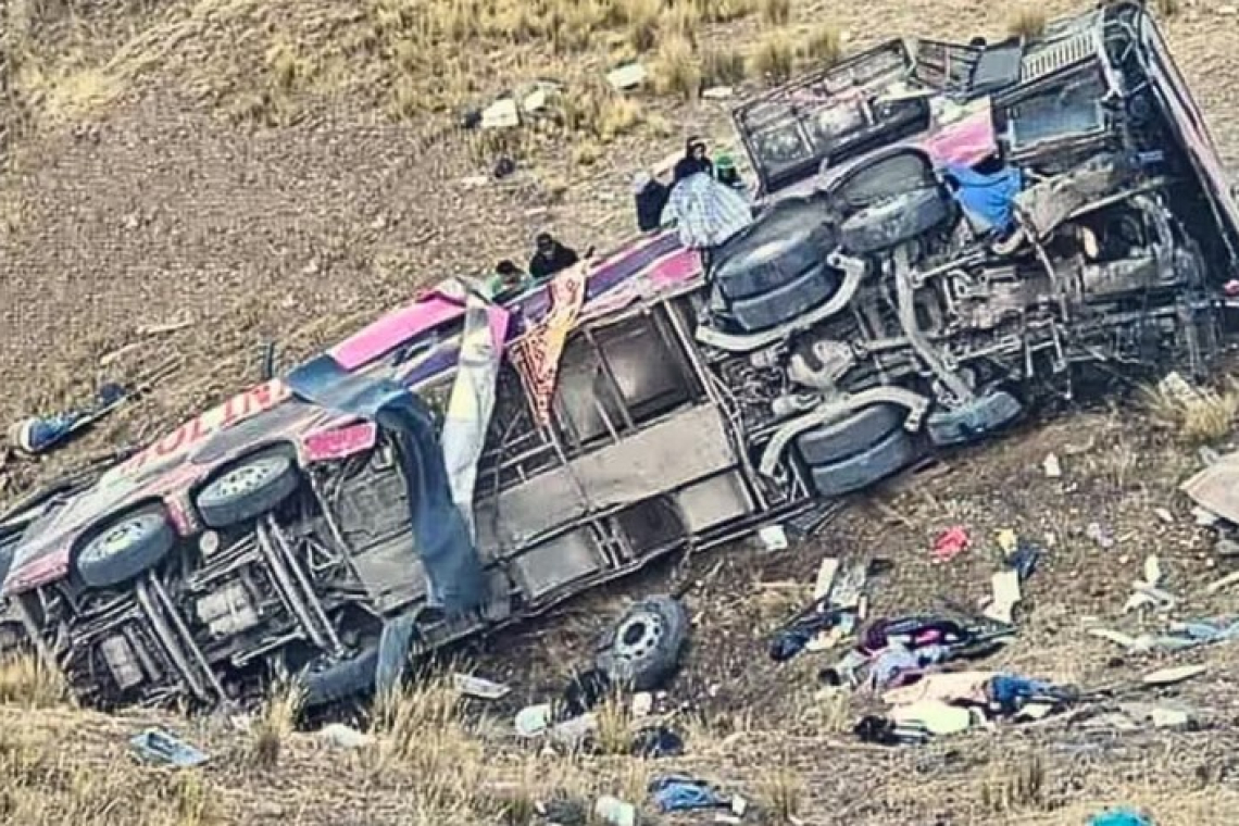 Tragedia en Ayacucho: Bus que salió de Lima cae al abismo y deja más de 20 muertos y decenas de heridos