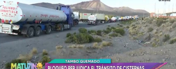 Bloqueo en Tambo Quemado perjudica paso de cisternas hacia Arica para cargar combustible 