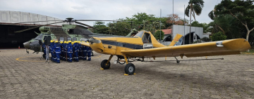 Dos aeronaves se integran para atenuar incendios en Santa Cruz