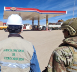 Militares custodian cisternas hasta estaciones de servicio para frenar contrabando de combustibles