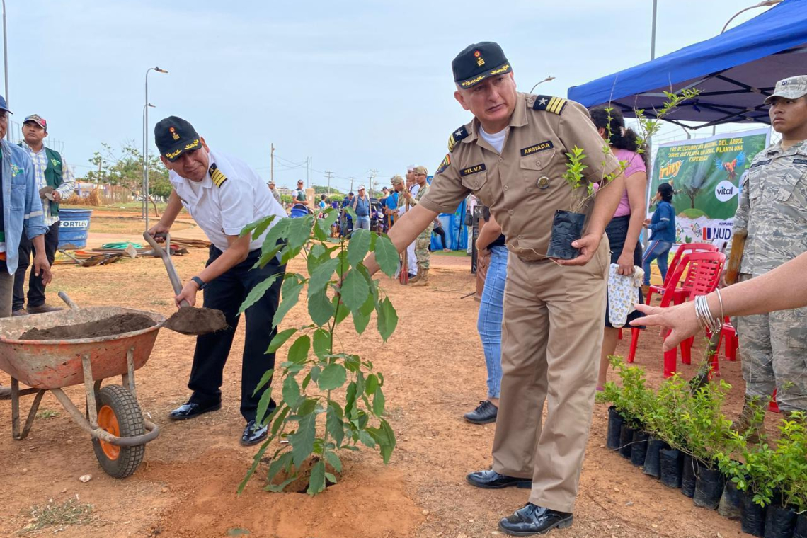 Base Naval “Guayaramerín” lidera reforestación en el Día del Árbol