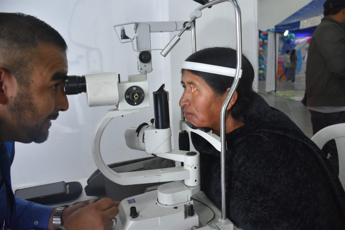 Salud lanza cirugías de cataratas y atención ocular gratuitas en Sucre