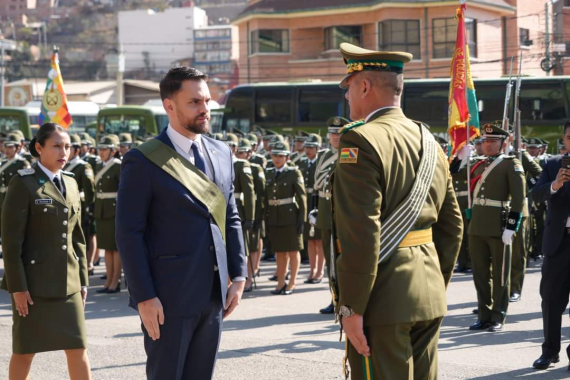 Gobierno pide una Policía más humana y este altura de los nuevos desafíos