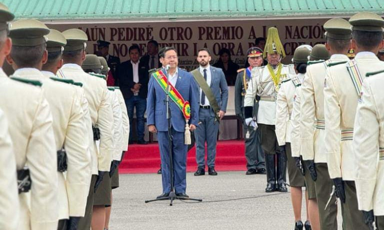 Presidente valora sacrificio policial para liberar a bolivianos de bloqueos