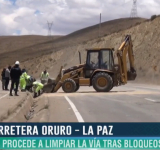 Retiran promontorios de rocas en vía La Paz – Oruro a la altura de Panduro tras bloqueo esporádico 