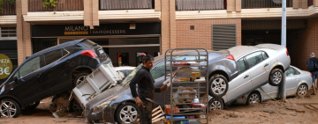 "Abres los coches para ayudar y están muertos": Paiporta, zona cero de la tragedia en España 