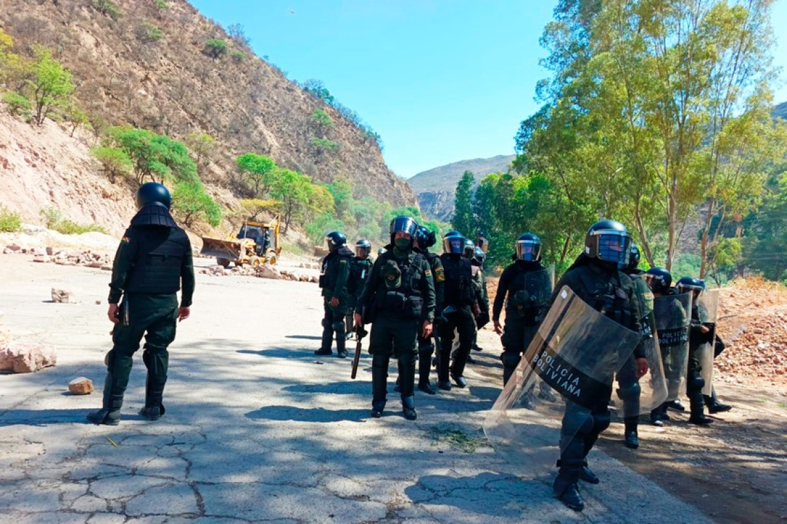 Restablecen salida de buses en rutas La Paz- Cochabamba y Oruro – Cochabamba tras desbloqueo en Parotani