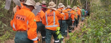 Defensa Civil desplaza por tierra y aire equipos para sofocar incendios en el Madidi