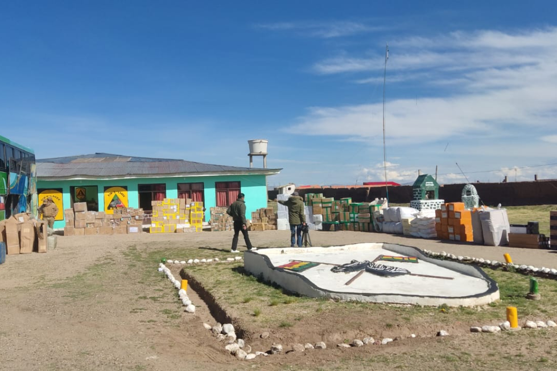 En frontera con Perú el CEO-LCC incauta bus con alimentos, línea blanca y perfumes