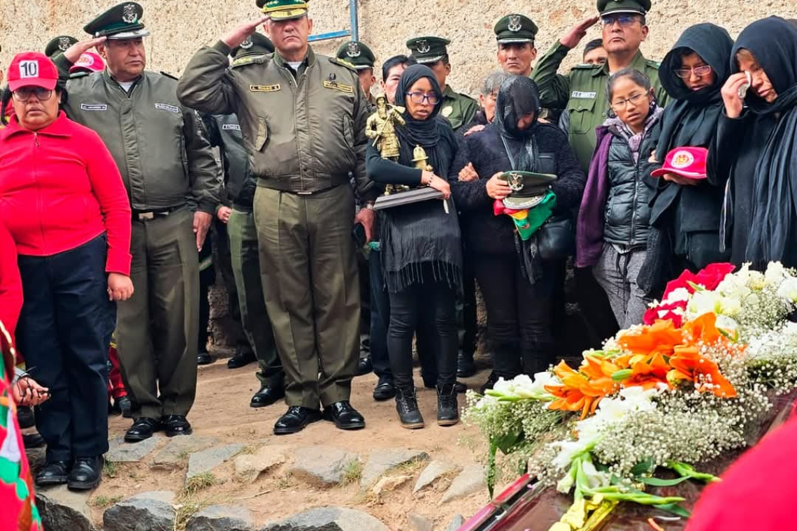 Bombero fallece heroicamente al salvar la vida de minero en Potosí