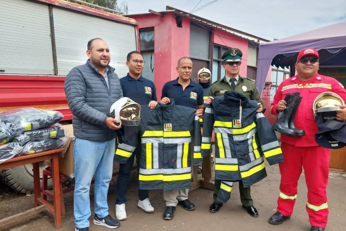 Gobierno dona equipos para mejorar la capacidad operativa de Bomberos