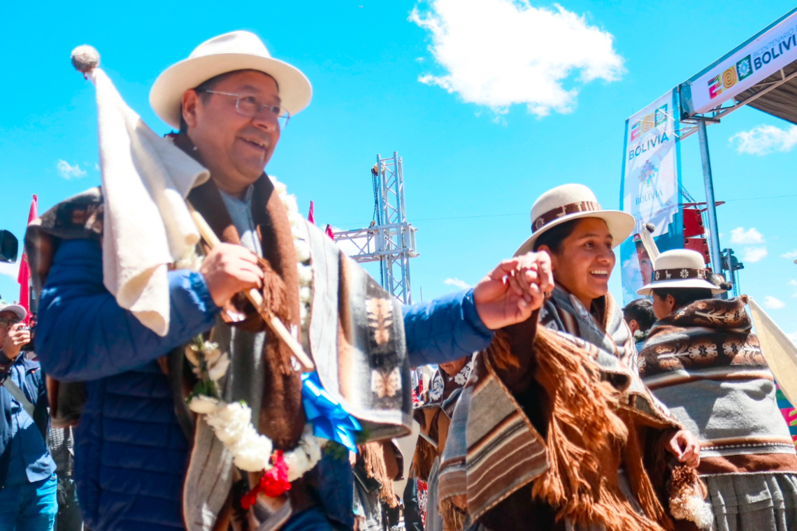 Arce inaugura Estación Radio Base en Titiri, Oruro