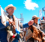 Arce inaugura Estación Radio Base en Titiri, Oruro