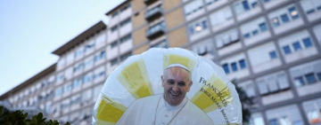 El estado del papa Francisco continúa estable, sin nuevas crisis respiratorias 