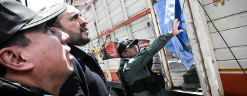 Policía intercepta camión e incauta 2.000 litros de diésel con destino al Perú