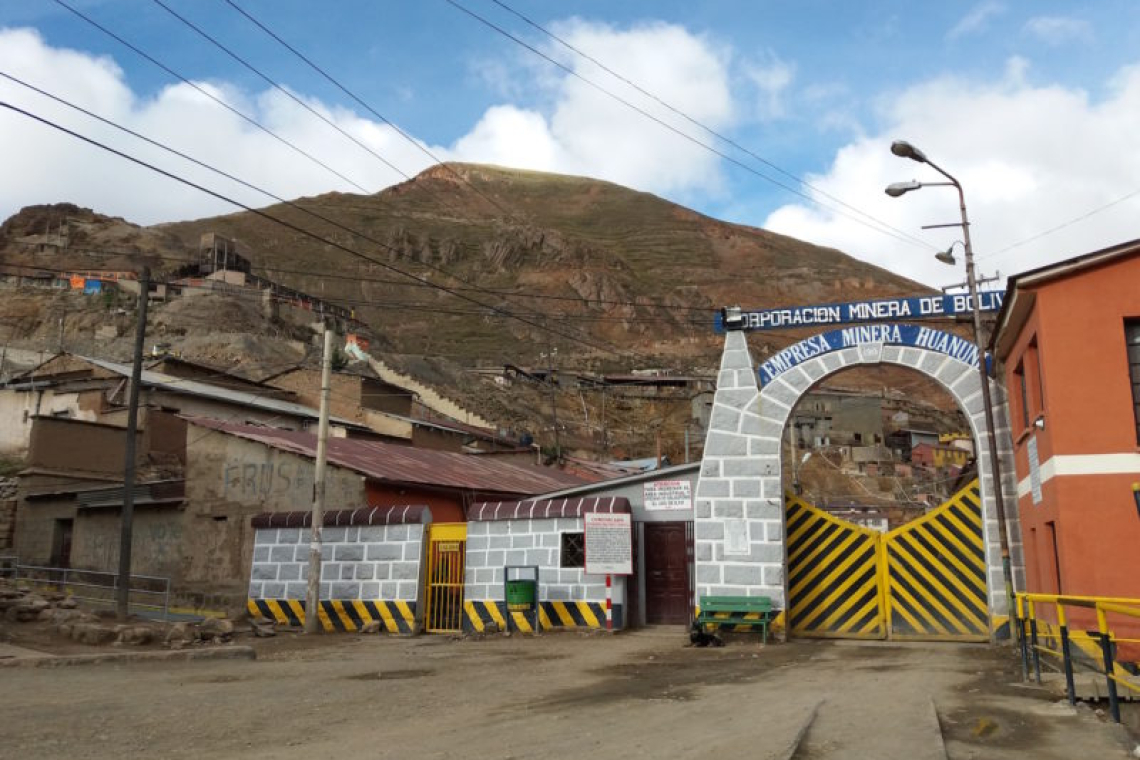 Coordinan acciones para frenar el robo de minerales en Huanuni