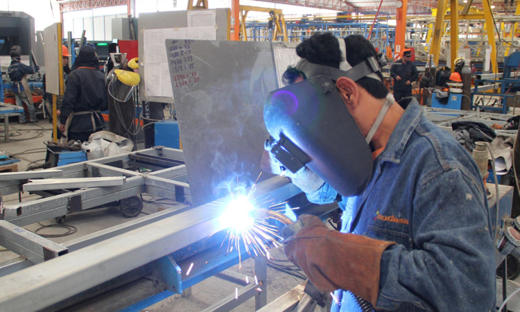 Empresarios orureños advierten cierre de empresas por incremento salarial y exigen diálogo al Gobierno
