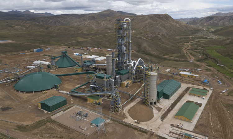 Ecebol exportará a México 12.500 toneladas de clínker cada mes por $us 8 millones durante este año 