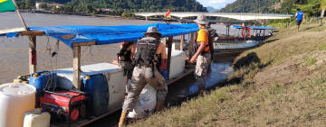Armada lleva 8 Tn de ayuda a zonas ribereñas afectadas por inundaciones en Beni