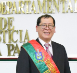 Aprehenden al expresidente del TDJ de La Paz por el caso "Consorcio", se presentó voluntariamente y alegó inocencia