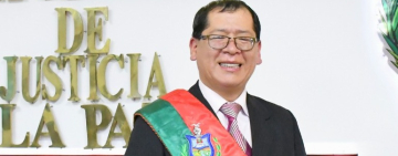 Aprehenden al expresidente del TDJ de La Paz por el caso "Consorcio", se presentó voluntariamente y alegó inocencia