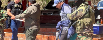 Policía Boliviana entrega a su par de Brasil a brasileño con Sello Rojo de Interpol