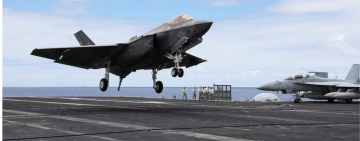 Trump advirtió que aviones venezolanos “serán derribados” si amenazan a fuerzas de Estados Unidos en el Caribe