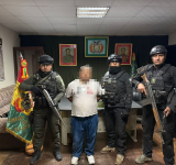 Prófugo de triple Feminicidio capturado en Bolivia es entregado a la Argentina