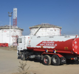 Chóferes inspeccionan la Planta de Senkata tras constatar una mejoría en la calidad de la gasolina en surtidores de La Paz