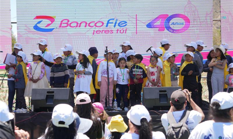 Campaña “Caminando por la Vida” de Banco FIE contó con más de 4.500 personas en La Paz