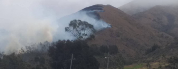 Defensa Civil se desplaza para controlar incendio forestal en Pocona