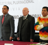 El plebiscitó electoral en marcha, el futuro del país está en manos de 7,9 millones de bolivianos