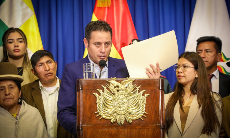 Vicepresidente Lara presenta proyecto de ley para eliminar la Renta Vitalicia de ex mandatarios