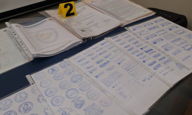 Juez envía a la cárcel a banda criminal que falsificaba títulos y documentos de bienes inmuebles en Oruro