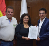 Ministra de Salud recibe pliego petitorio 2026 de Confesirmes