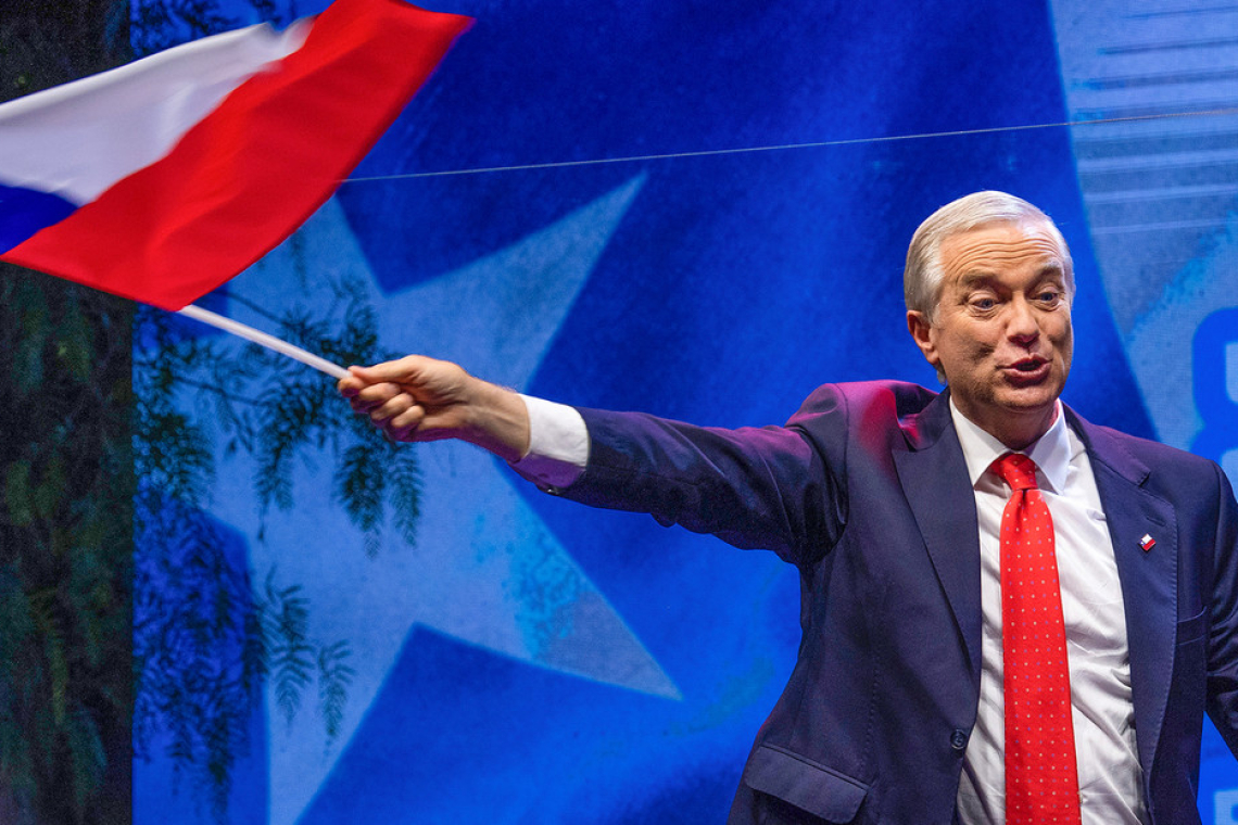 Kast amenaza a migrantes: Les quedan 98 días para tomar sus cosas y salir de Chile 