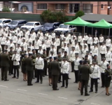Presidente pide a 318 nuevos oficiales de Policía, lealtad, carácter y honrar el uniforme